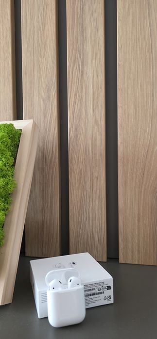 Apple MV7N2ZM/A AirPods with Charging Case (AirPods2)