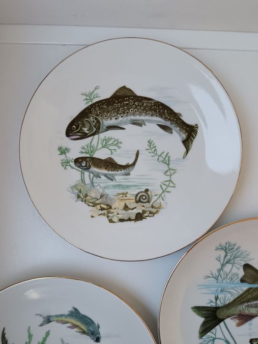 Винтидж порцеланови чинии с рибки, отлично състояние