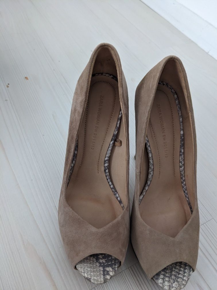 Zara women Pantofi crem cu platforma masura 38