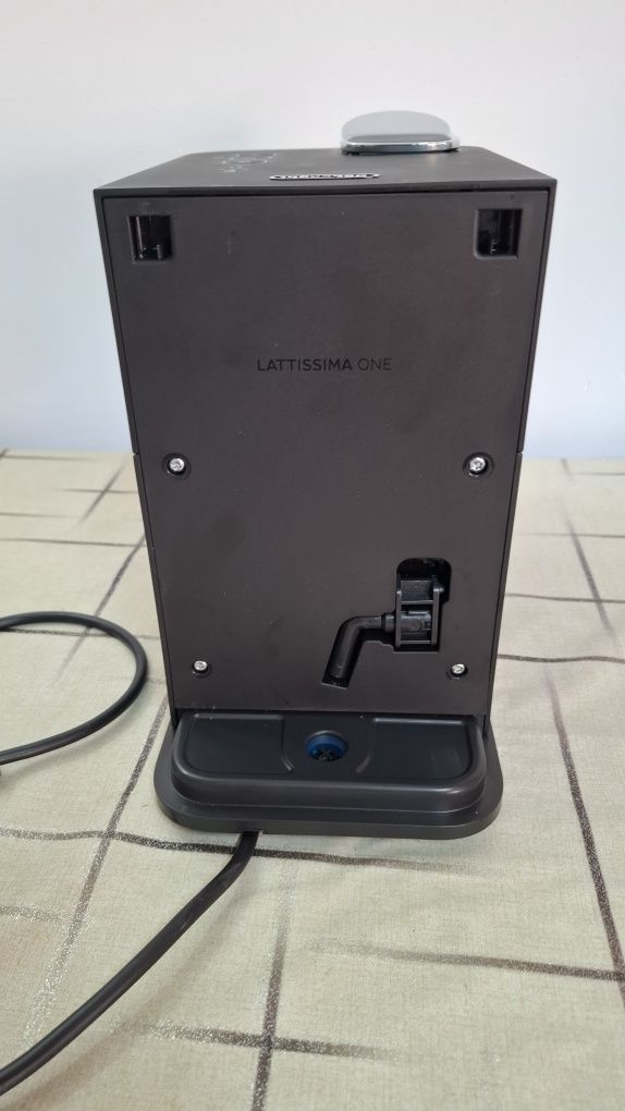 Кафемашина с капсули Nespresso EN-500.W Lattissima One, 19 bar, 1400 W