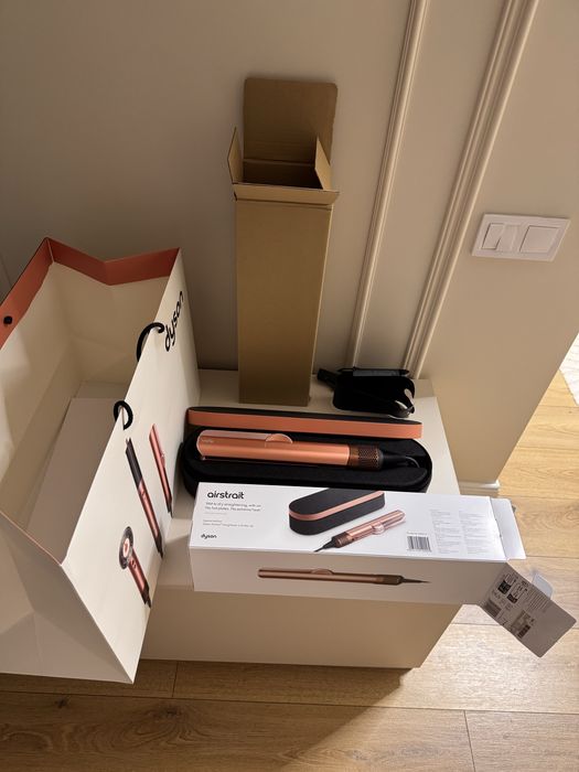 Dyson Airstrait NOU NEFOLOSIT