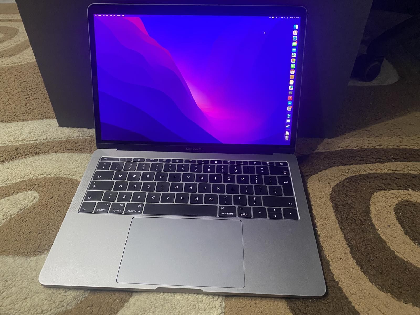 MacBook 13 Pro,лаптоп