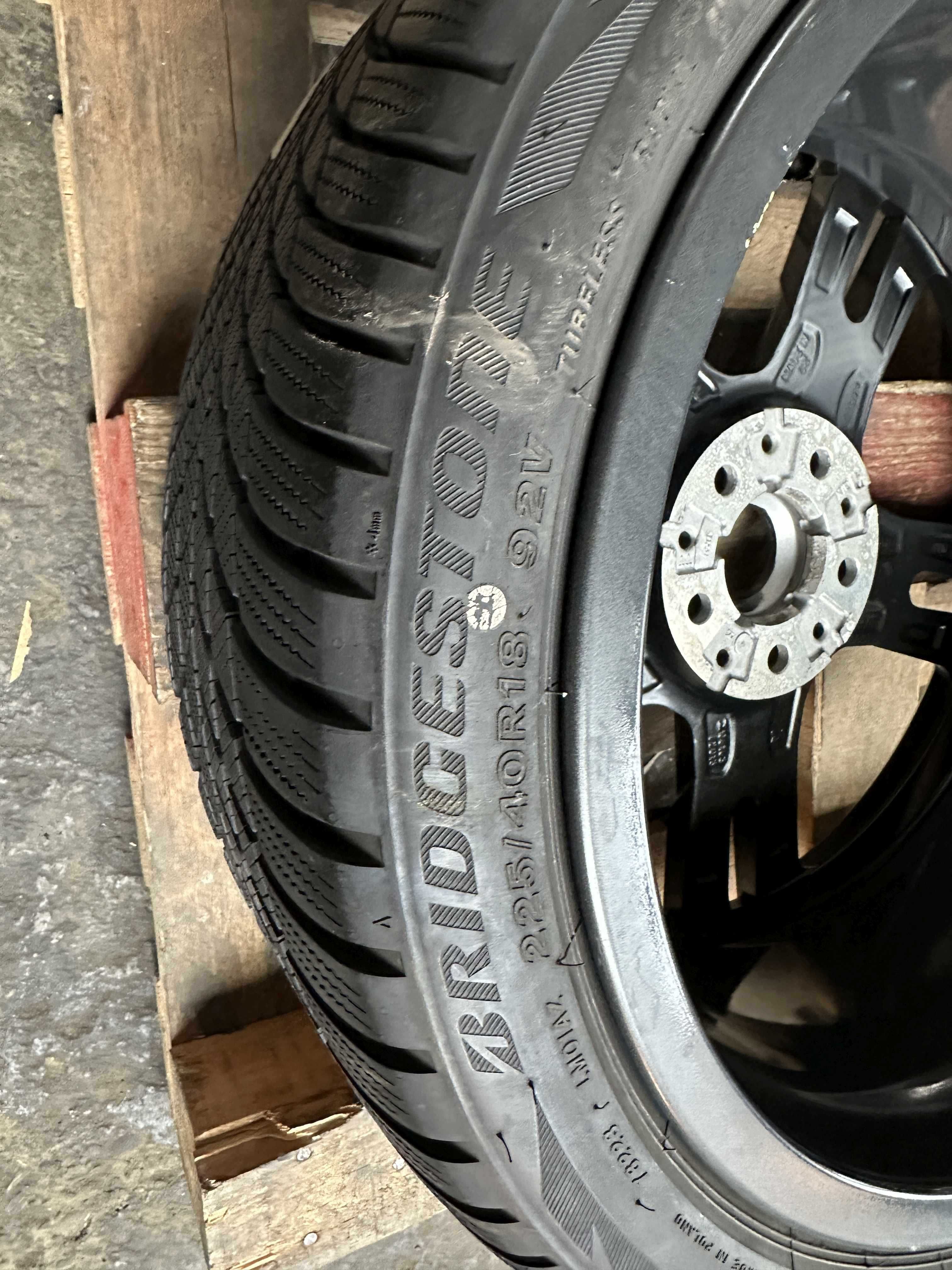 Anvelope iarna 225/40 R18 BRIDGESTONE Blizzak LM 001 rsc * - runflat