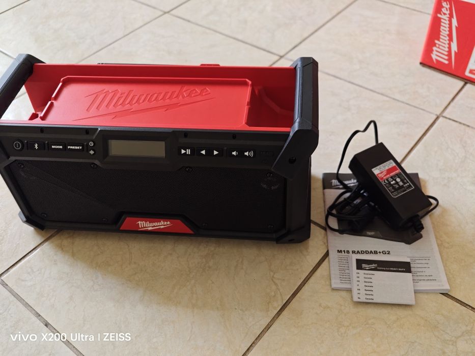 Boxa Milwaukee M18 RADDAB+G2-0 radio pentru santier