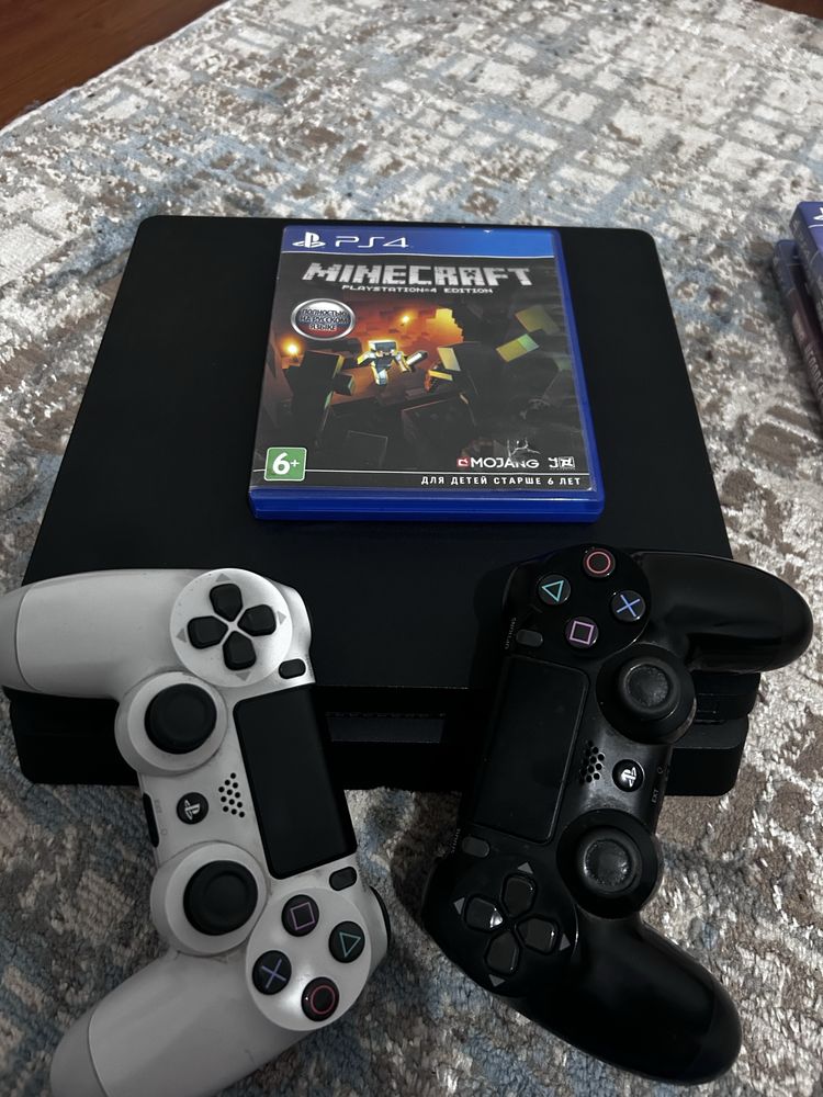 ПРОДАЕТСЯ приставка PS4 SLIM 1TB вместе с играми