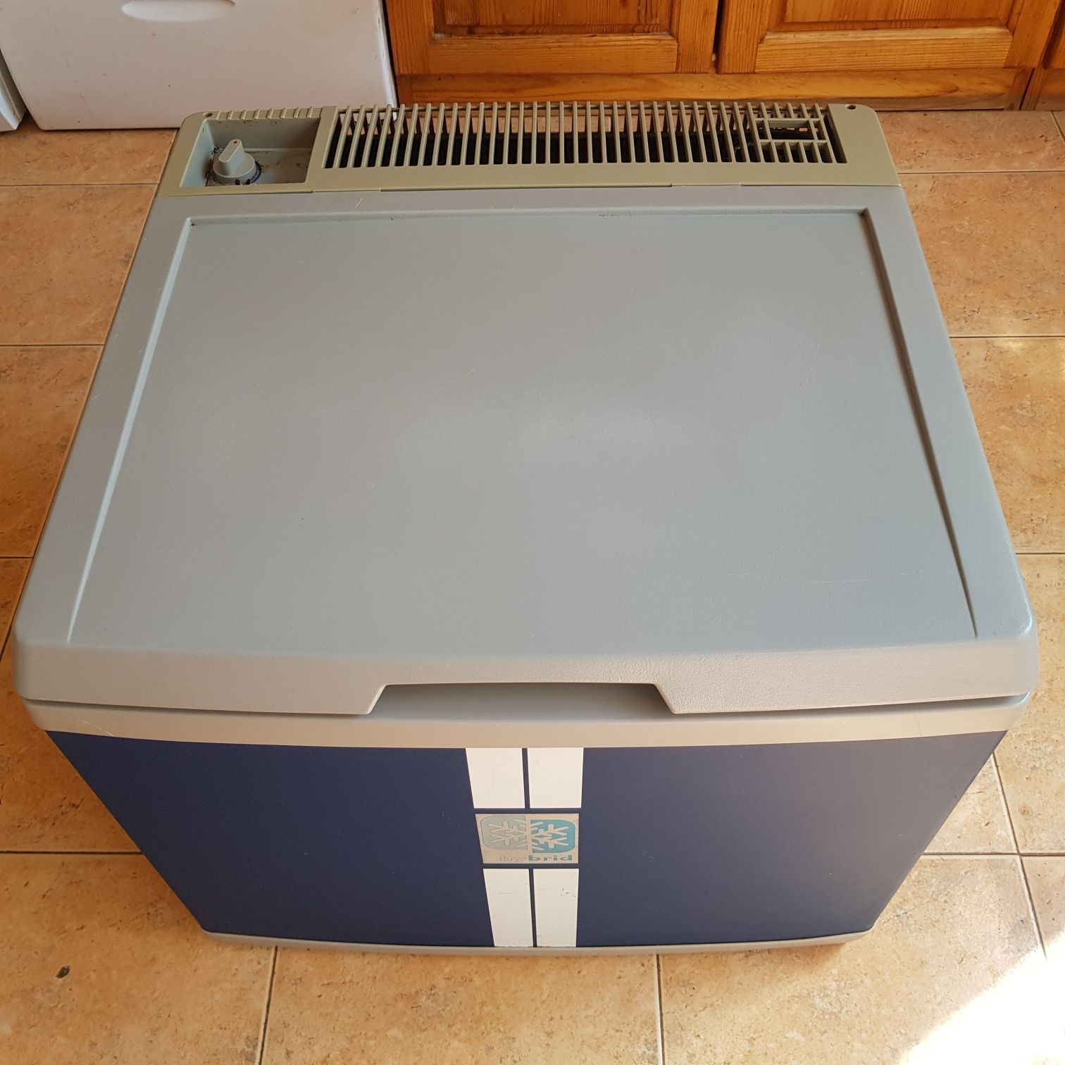 Dometic Mobicool B40 фризер 12V и 220v