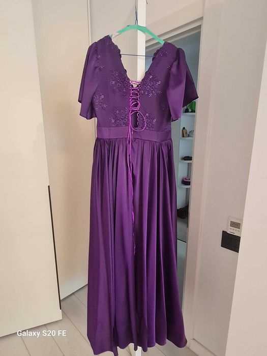 Vand 2 rochite de ocazie create de celebra Luiza Wilems