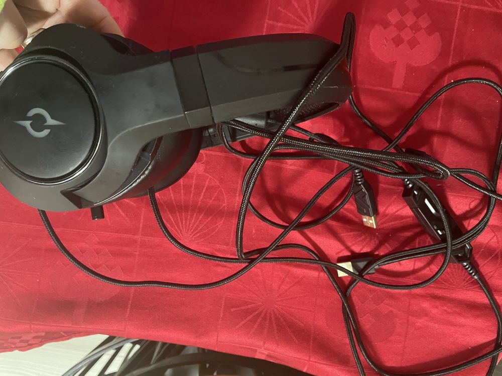 Casti de gaming cu fir
