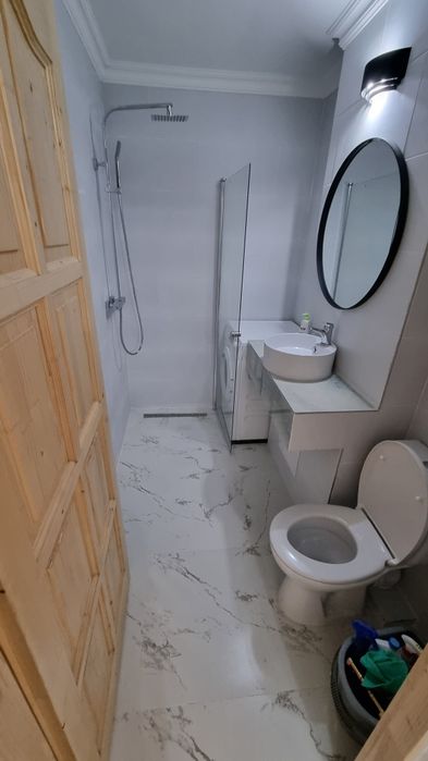 Închiriez apartament cu 3 camere