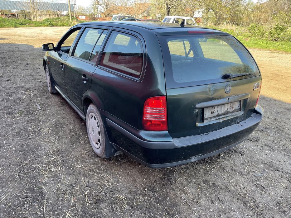 Skoda Octavia 1.6 SR на части