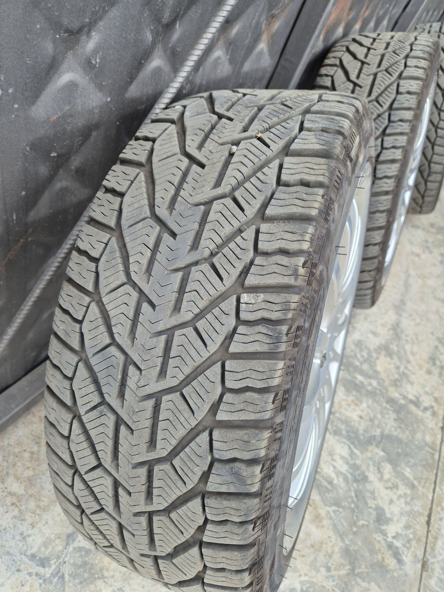 Джанти с гуми Mercedes Benz 225/40/18