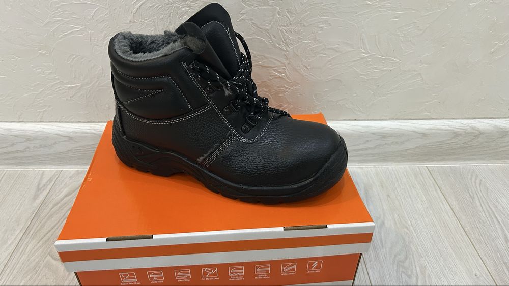 Новый ботинка сатылады