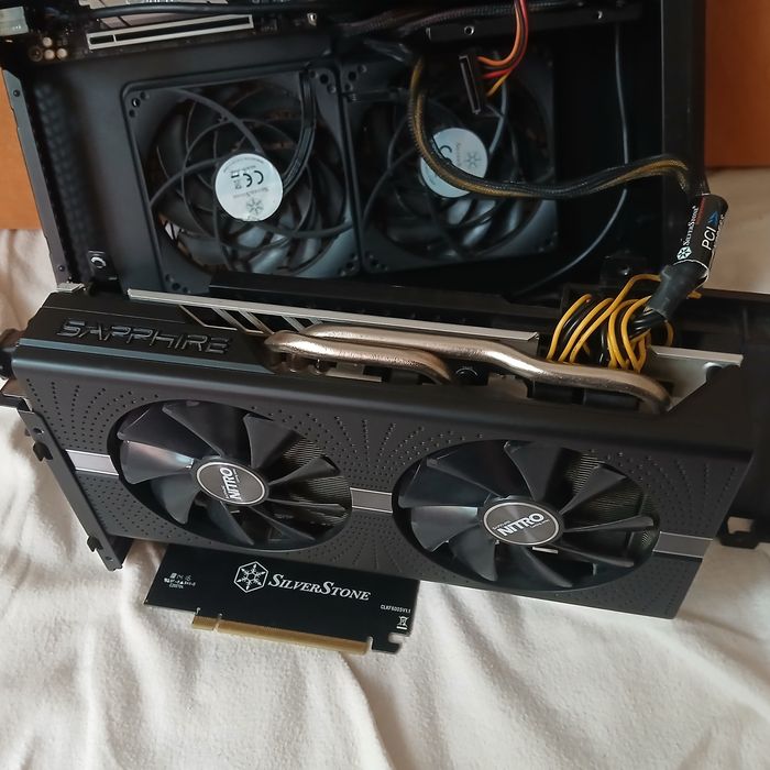 PC slim R5 2600x Rx580 Sapphire Nitro+ 2GB, RAM 16GB 3000MHz M.2 500GB