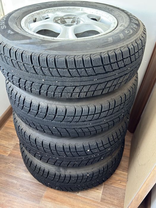 Зимние шины комплект. Triangle 225/70 R16 + литые диски