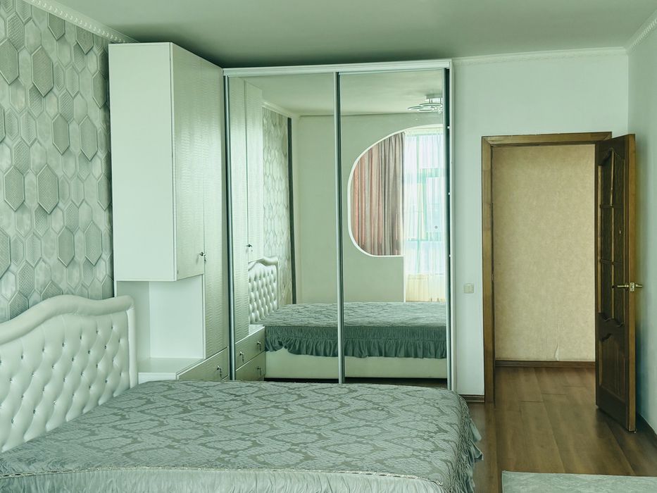 Сдам 3-х комнатную квартиру на длительный срок.