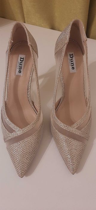 Продавам елегантни дамски обувки