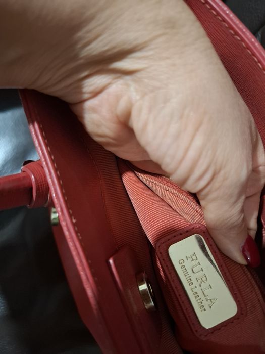 Оригинална чанта Furla естествена кожа