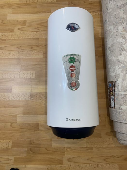 Водонагреватель “ Аристон” в отличном состояние. Ванна