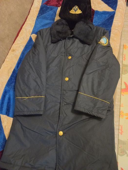 Продам шинель ущанка и брюки два +ещё рубашки будет