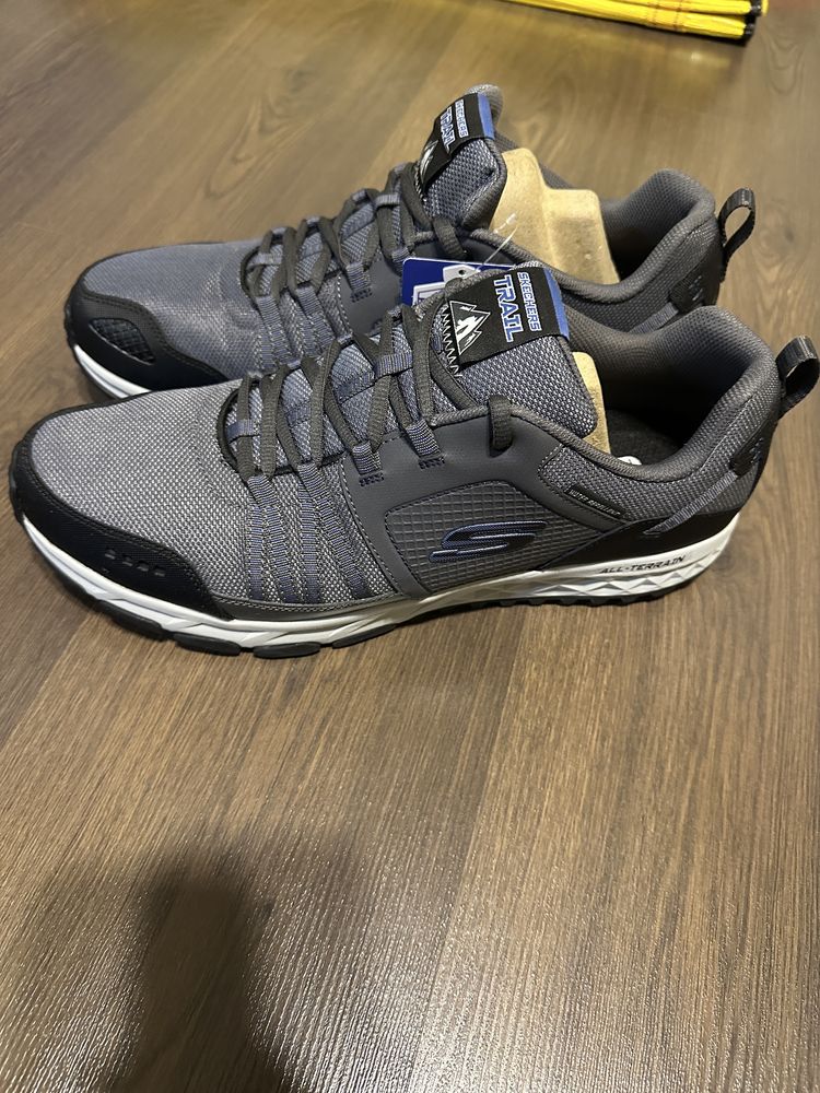 Чисто нови обувки skechers water repellent