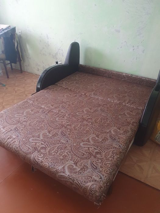Диван б/у, в хорошем состоянии.