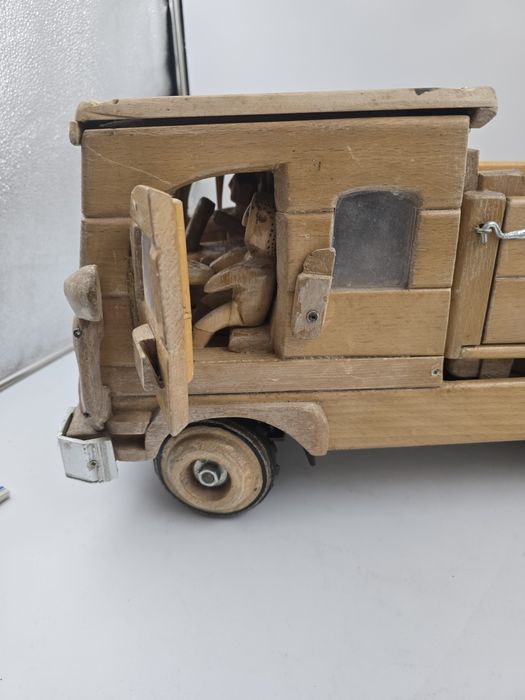 Jucarii vechi  automodel