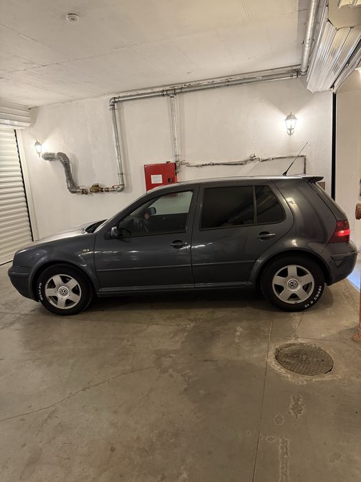 ВТОРИ СОБСТВЕНИК Golf4 1.9-110 Гледан със много любов