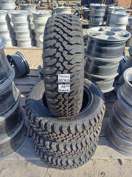 Продам новые  грязевые шины R205/70/16