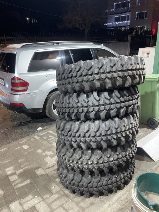 Гуми офролд  тракторни 35 цола -35х12.5х16