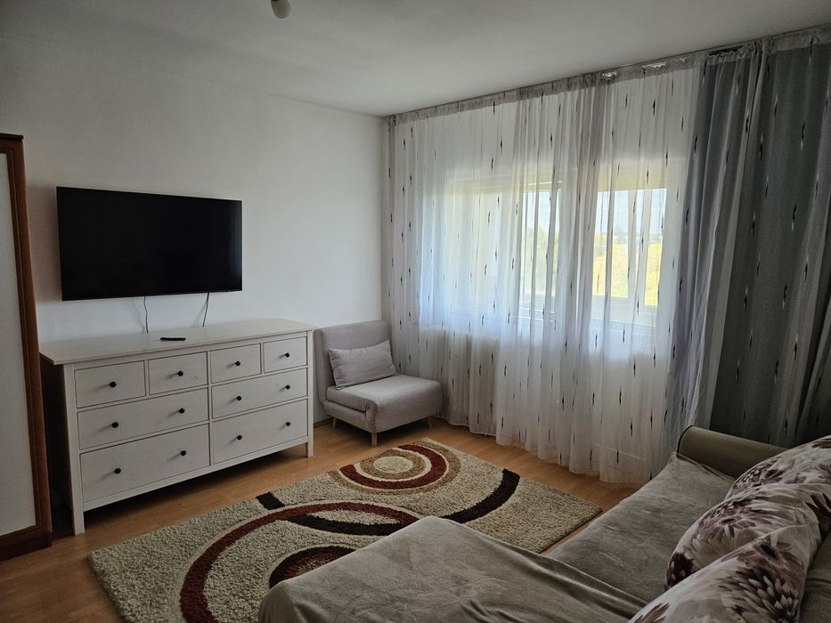 Inchiriez apartament