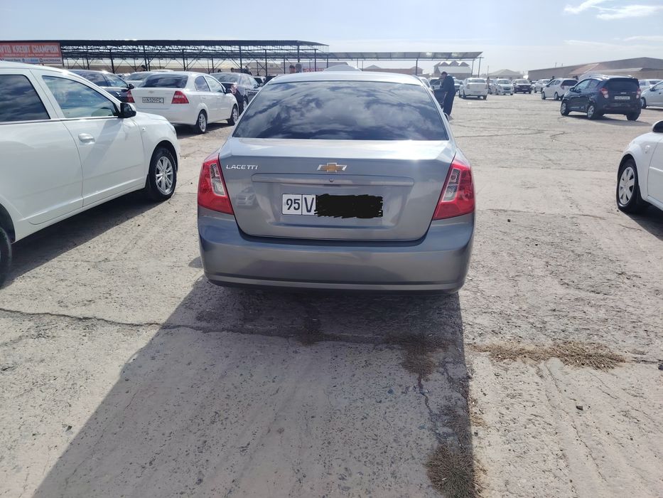 Lasetti baxasi 90 mln so'm kelisimli