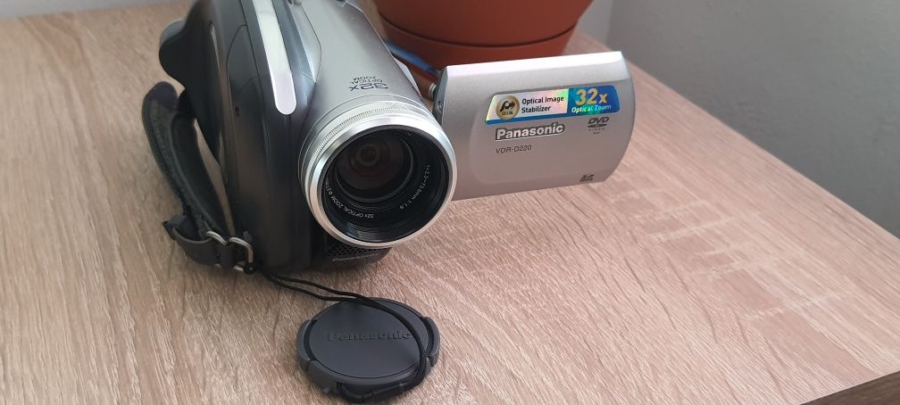 Camera Video PANASONIC cu mini Dvd+ geanta Sony