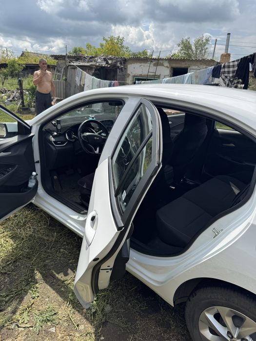 Chevrolet Onix Turbo в идеальном состоянии