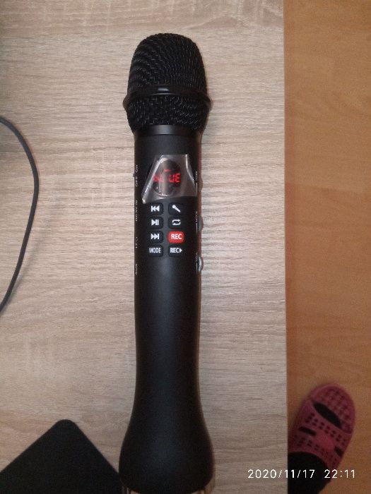 Kараоке микрофон с вграден високоговорител L-598, Bluetooth, 9W