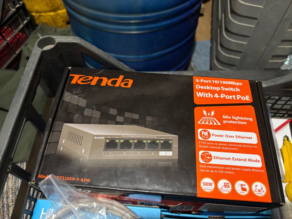 Switch poe tenda nou 4 porturi