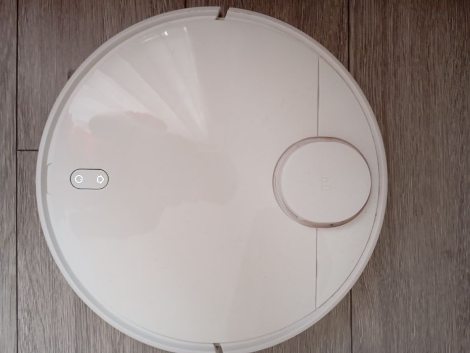 Продам робот пылесос Xeaomi торг есть