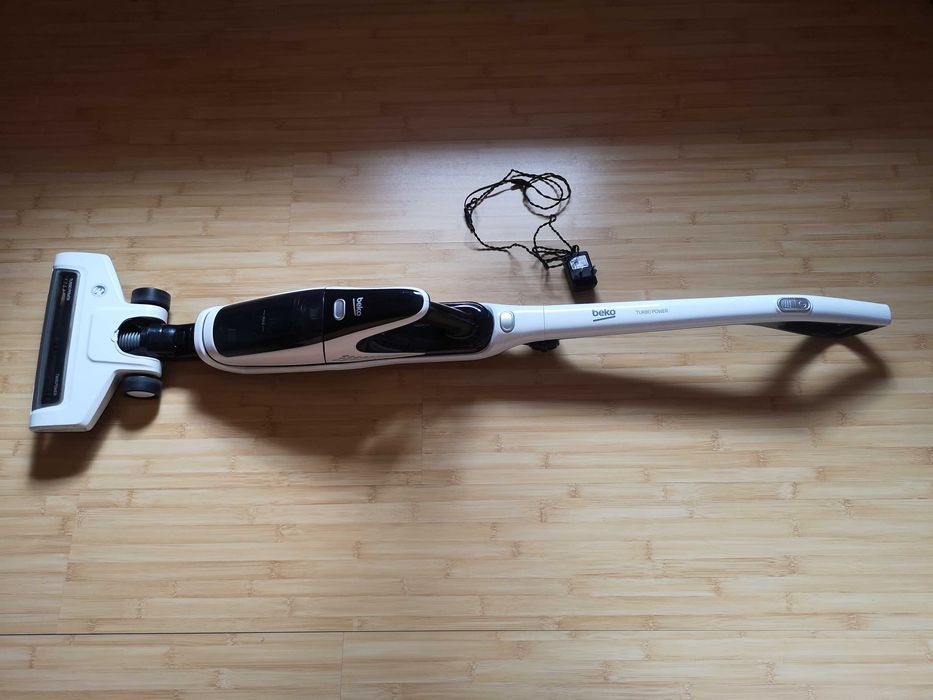 Vand Aspirator vertical Beko 18V 60min Capacitate 0.5l Cyclone Hepa10