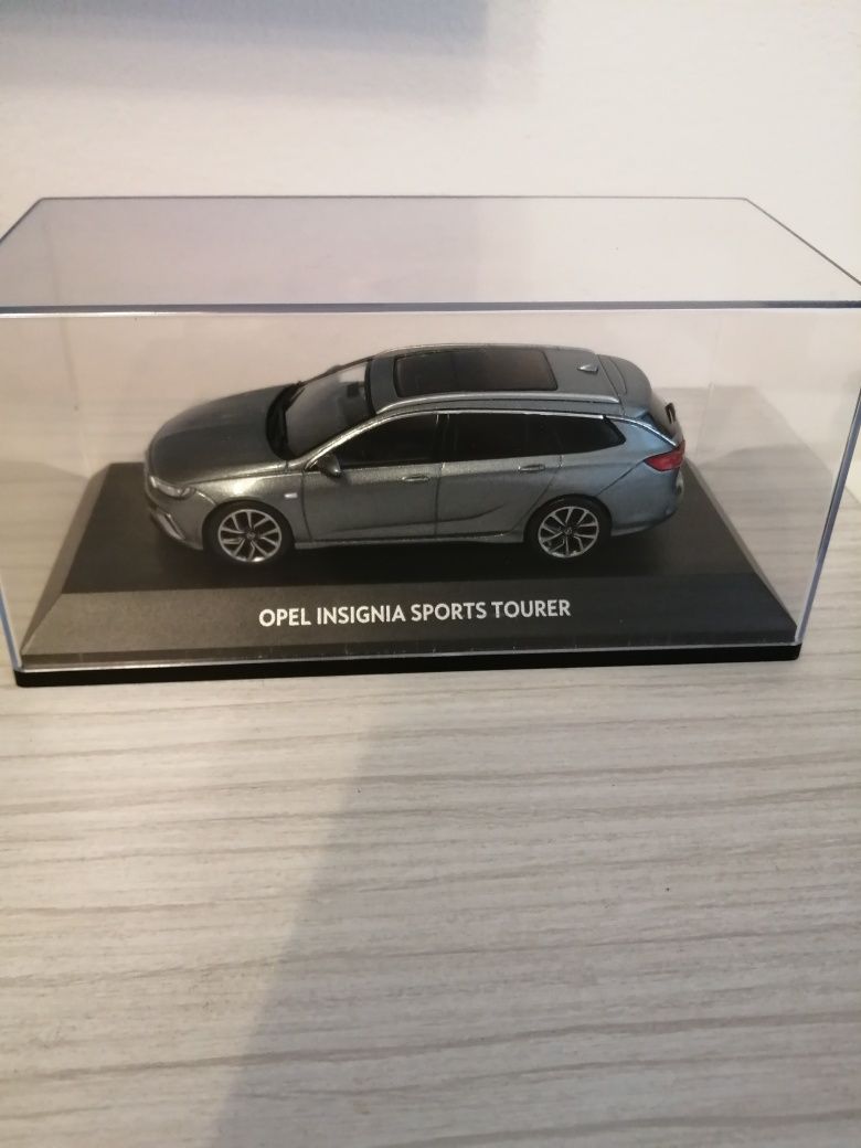 Macheta Opel Insignia Sports Tourer - I-SCALE 1:43