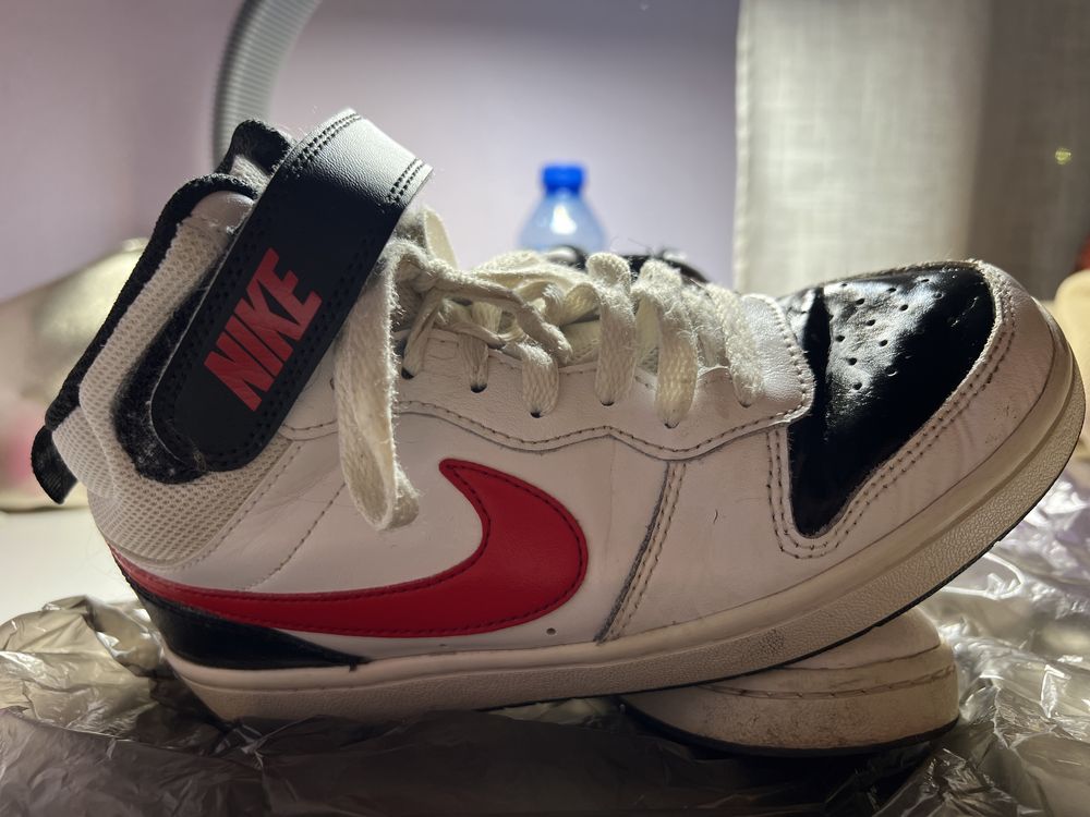 Детски спортни обувки Nike