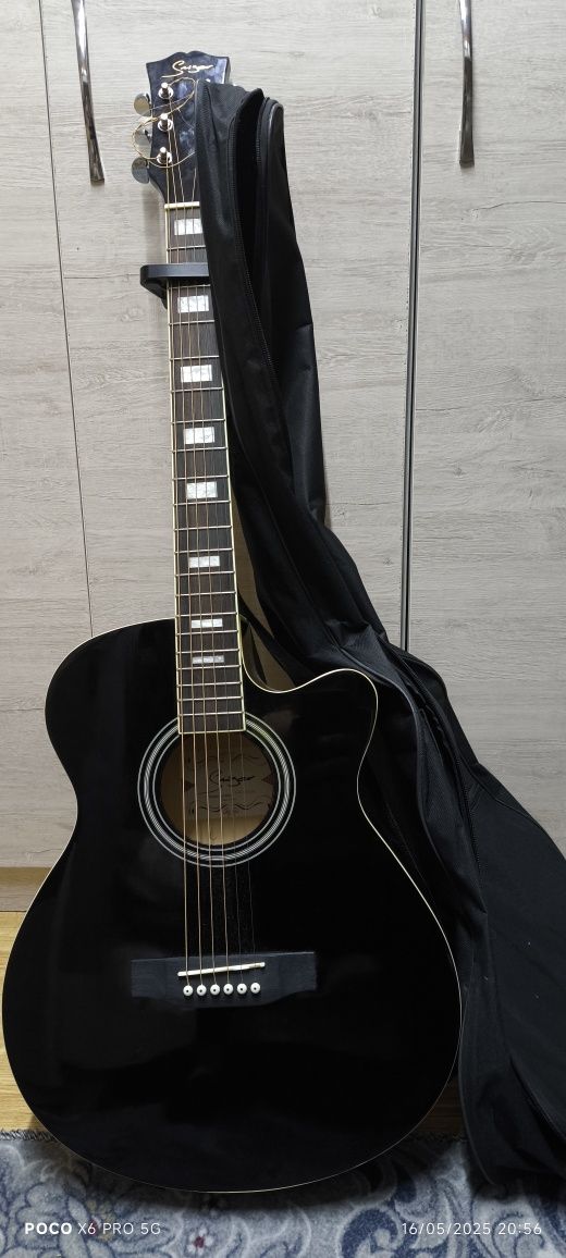 Gitara  akustika