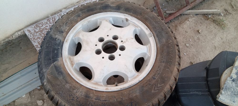 205/65 R15 дөңгелек сатылады.титанкасымен 4 балон накаченный