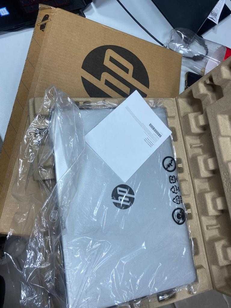 Laptop HP i5 10th 8ram ssd nou la cutie