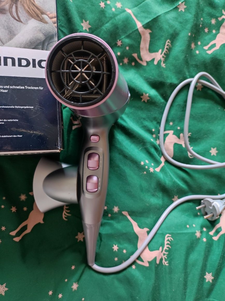 Сешоар GRUNDIG ..