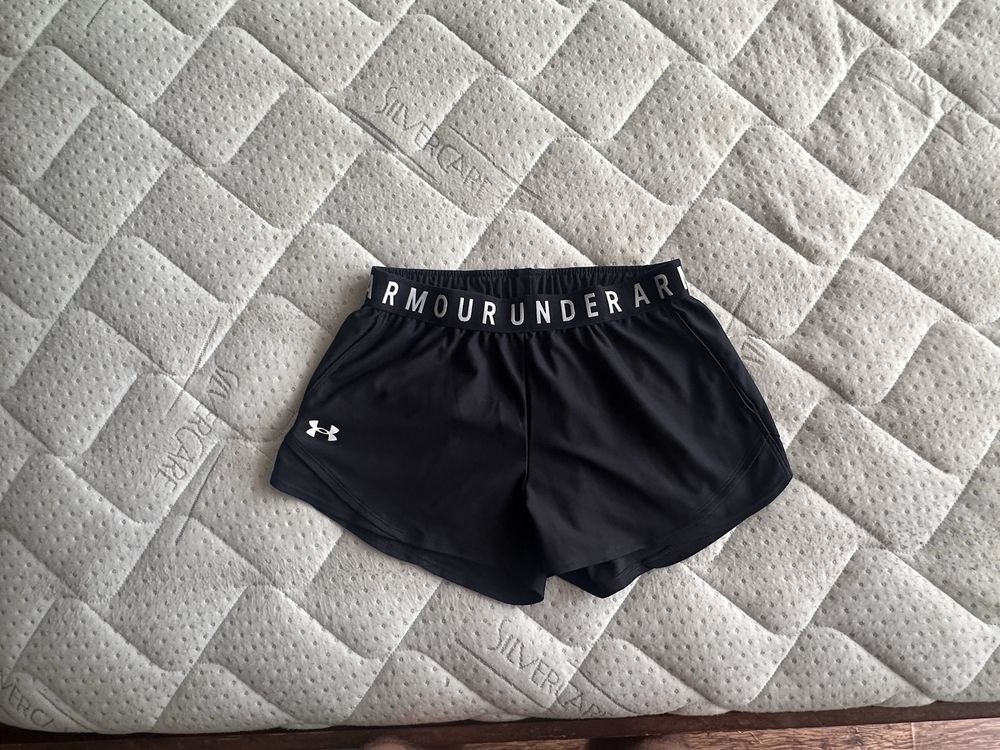 Under Armour дамски спортни къси панталони