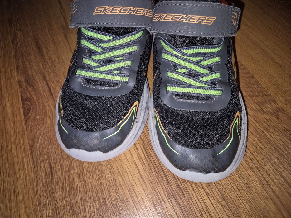 Vand Adidasi Skechers nr 31, pt copii
