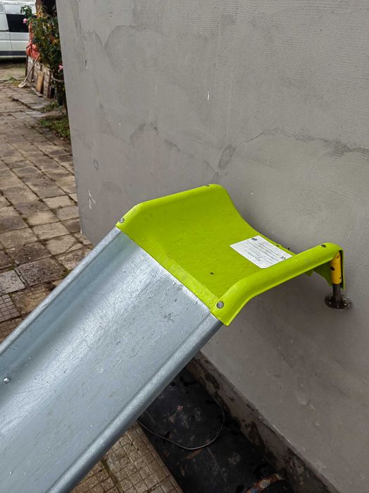 Продавам детска пързалка