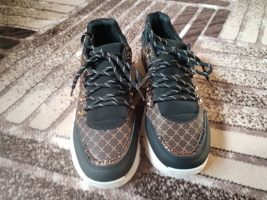 Дамски маратонки