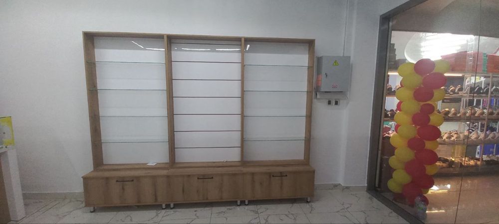 Tayor yangil vitrina