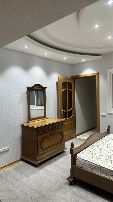 Сдается СВОЯ КВАРТИРА В ЦЕНТРЕ, ЦУМ! Метро Космонавтов!