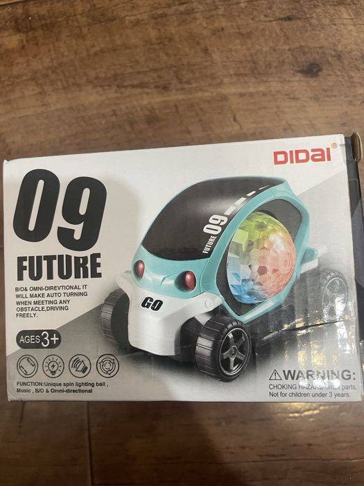 Машинка, НОВАЯ, светящаяся, на подарок